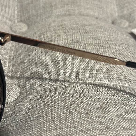 Oscar De la Renta Sunglasses - Picture 5 of 6